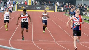 H&ouml;chstleistungen durch Kompressionsstr&uuml;mpfe?