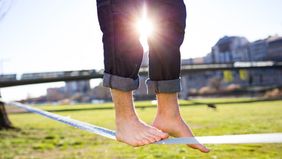 Slacklining &ndash; Sport und Therapie