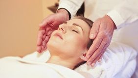 Reiki &ndash; Heilung durch Handauflegen